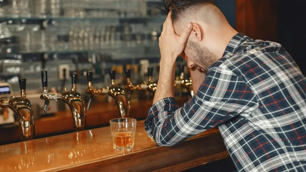 How Doctors Assess Alcohol Detox Risk Before Treatment (What to Expect at Intake)